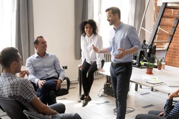 Team sviluppo software brainstorming esempio